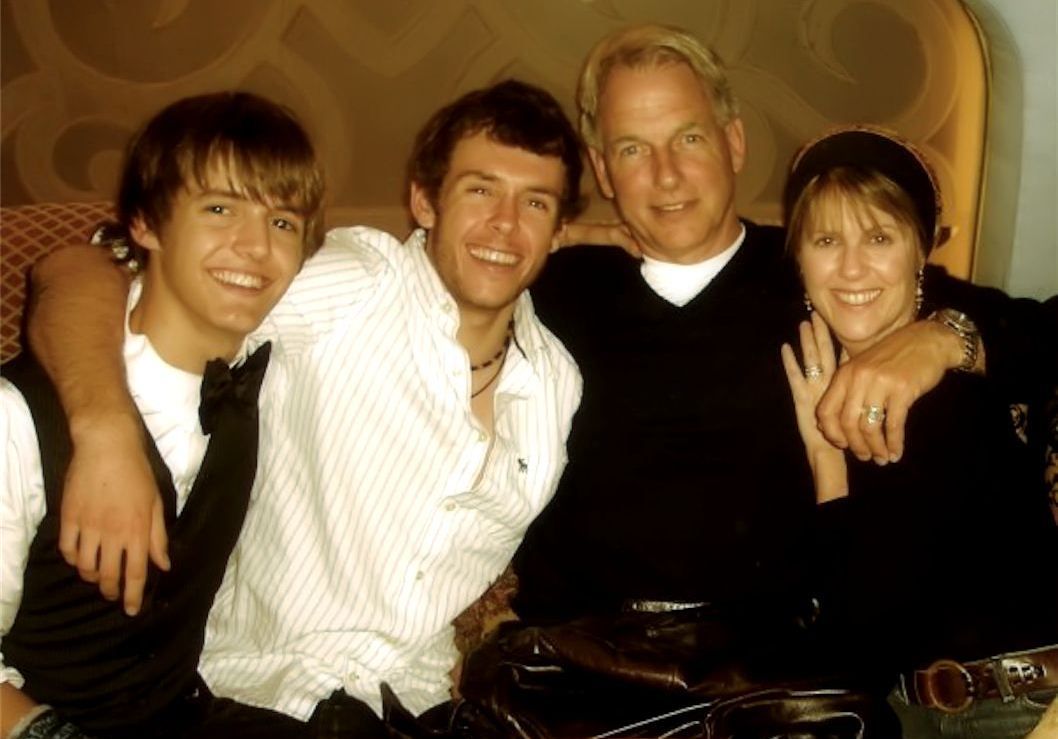 HarmonFamilyairbrush.jpg