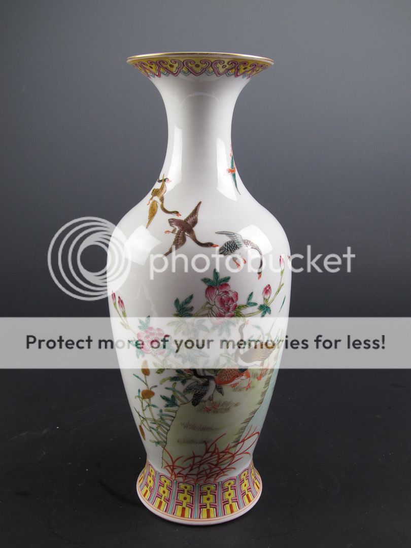 China Rare Famille Rose Porcelain Flowers & Birds Vase  